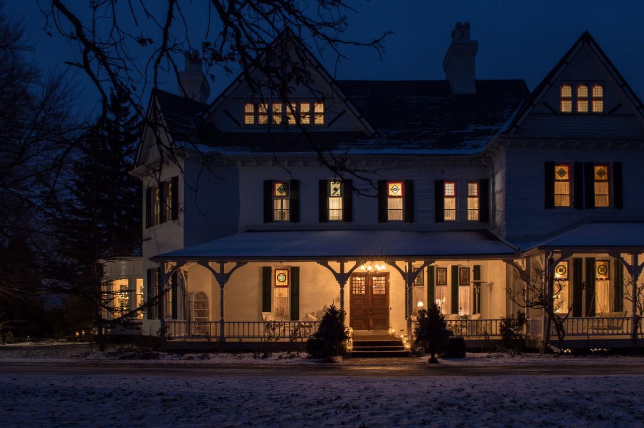 Grand Victorian Bed & Breakfast ไนแอการาฟอลส์ ภายนอก รูปภาพ