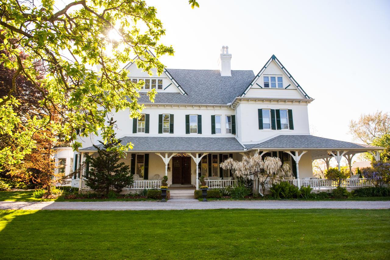 Grand Victorian Bed & Breakfast ไนแอการาฟอลส์ ภายนอก รูปภาพ
