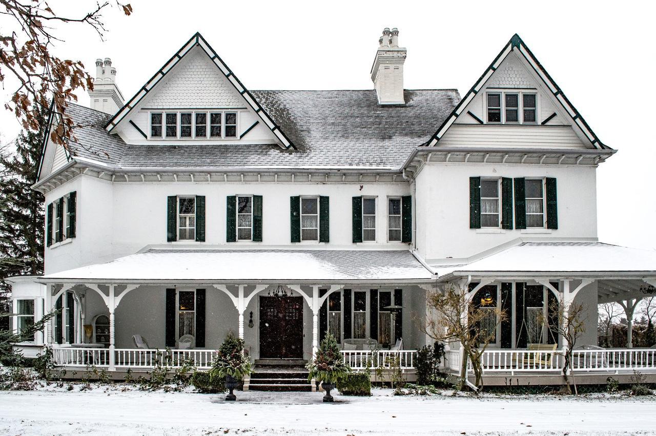 Grand Victorian Bed & Breakfast ไนแอการาฟอลส์ ภายนอก รูปภาพ