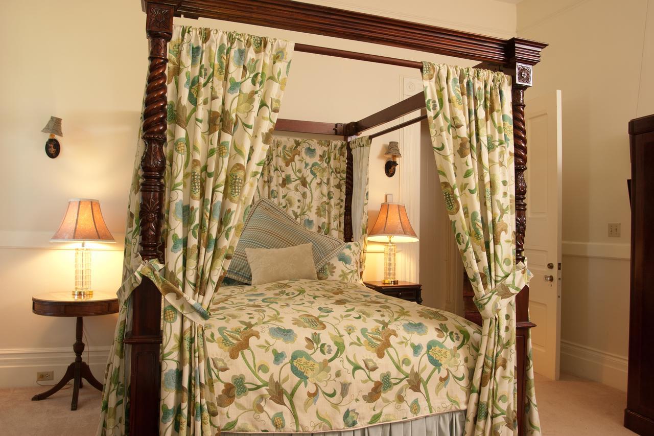 Grand Victorian Bed & Breakfast ไนแอการาฟอลส์ ภายนอก รูปภาพ